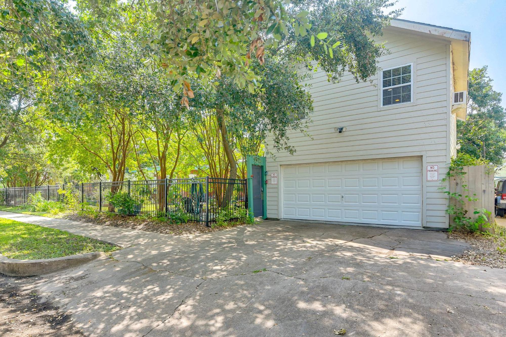 Cozy Galveston Apartment With Private Beach Pass! ภายนอก รูปภาพ