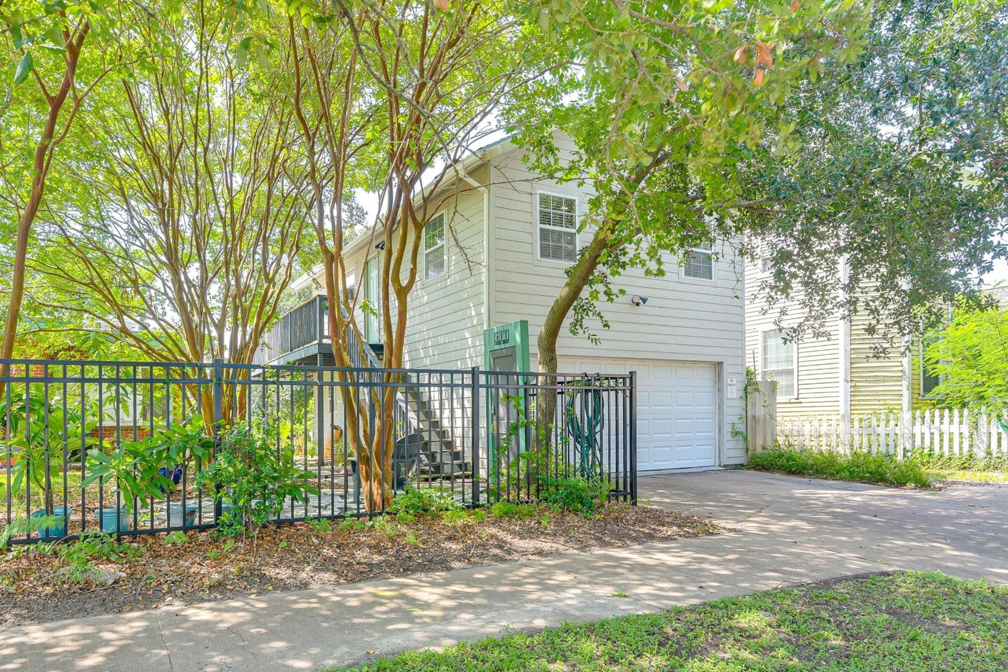 Cozy Galveston Apartment With Private Beach Pass! ภายนอก รูปภาพ