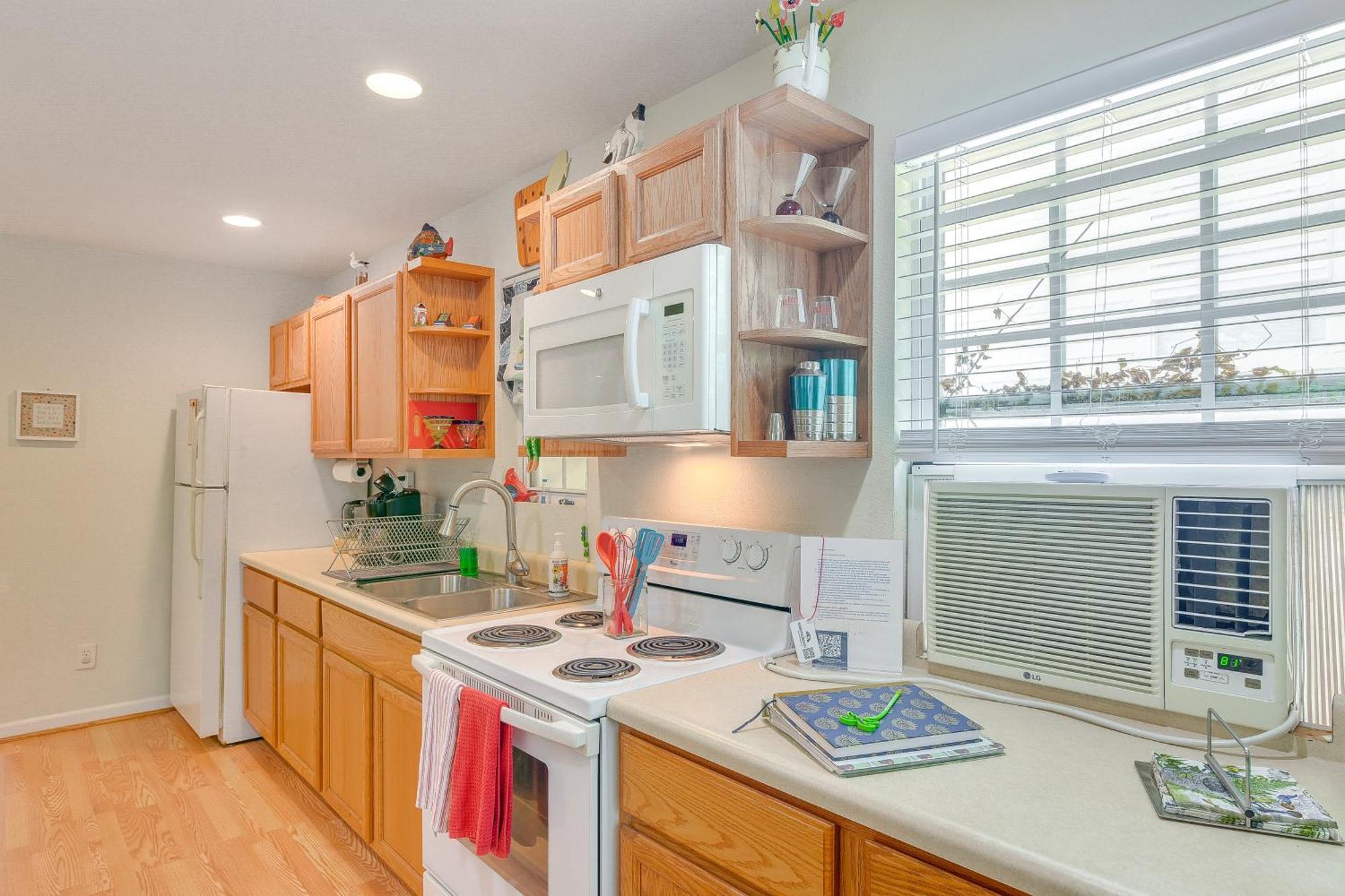 Cozy Galveston Apartment With Private Beach Pass! ภายนอก รูปภาพ