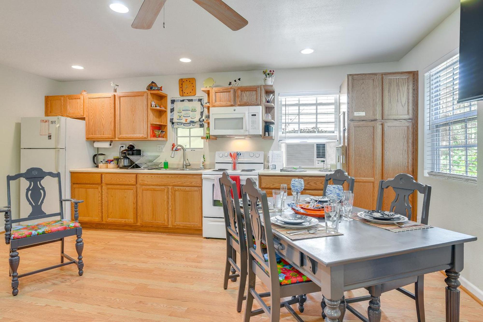 Cozy Galveston Apartment With Private Beach Pass! ภายนอก รูปภาพ